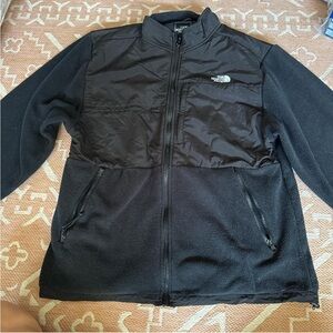 the north face
men’s fleece jacket